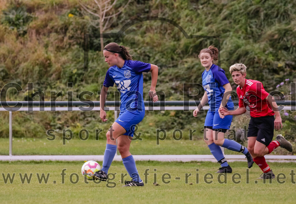 2023-10-07_094_FC_Langengeisling_gegen_MTV_Diessen_Ammersee | Erding, Deutschland, 07.10.2023:
Fußball, Bezirksoberliga 2023 / 2024, 6. Spieltag, FC Langengeisling gegen MTV Diessen/Ammersee, Endergebnis: 0:3

Lisa Mayer (FC Langengeisling, #6)

Foto: Christian Riedel / fotografie-riedel.net