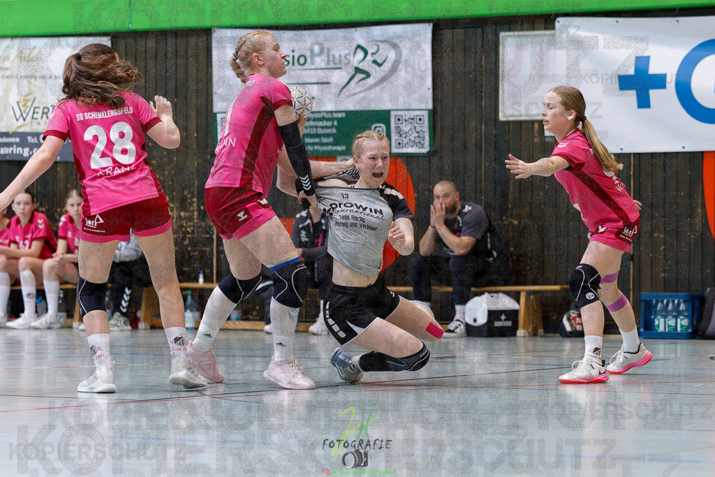 Hessenmeisterschaft wJC - Spiel um Platz 3; TuS Kriftel - SG Schenklengsfeld | Hessenmeisterschaft wJC - Spiel um Platz 3; TuS Kriftel - SG Schenklengsfeld am 22.03.2025 in Biedenkopf (Sporthalle Lahntalschule)Photo © 2025 - Jörg Heinrich - Realisiert mit Pictrs.com