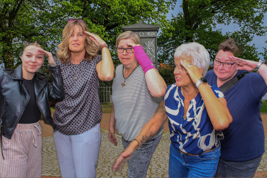 top-top.de-250601-286 | Foto, Video, Fotografie, Videografie, Fotobox, DJ, Discjockey, Musik, Musikbox, Veranstaltung, Photobooth, Amazon, Ebay, Buchtipp, Bestseller, Autor, Verlag, Buch, Wesel, Hamminkeln, NRW, Dinslaken, Rees, Drohne, Hochzeit, Party, Fotobox, Wesel, Fotograf