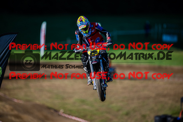 MaZZes_FotoMatrix_220903_8889 | UE40