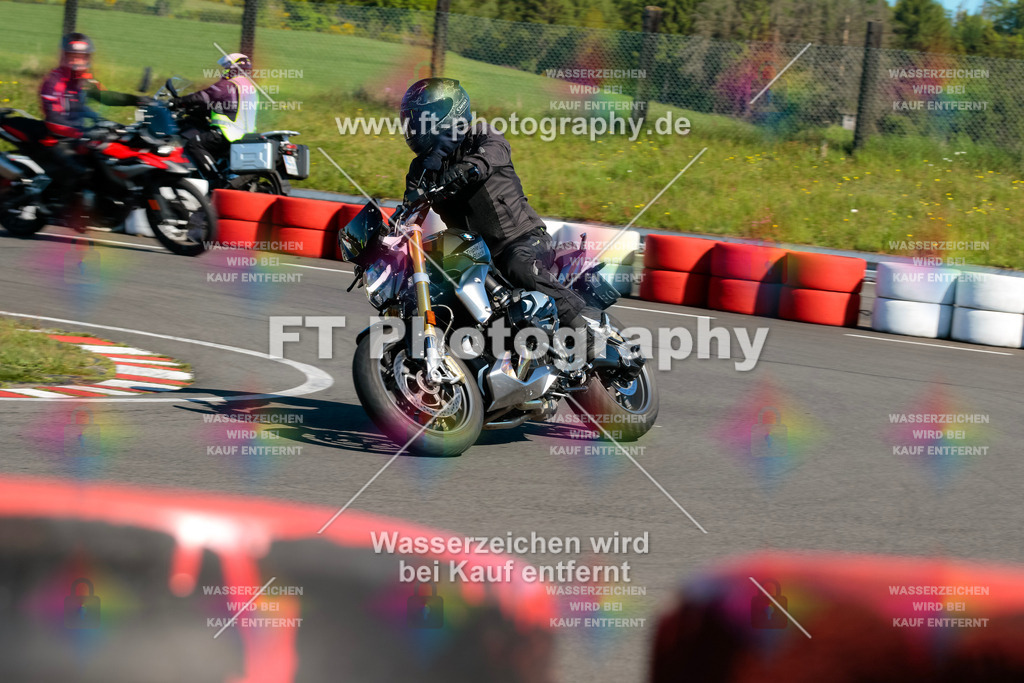 Moto-TeamOBK-21589 | Hier findet Ihr Bilder von Touristenfahrten auf der Nürburgring Nordschleife oder von anderen Veranstaltungen die ich besucht habe. Viel Spass beim Durch Schauen 