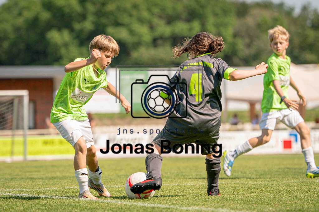 Fußball I E-Junioren I Saison 2025-2026 I OM-Cup Lüsche I Samstag  I 23055 | jns.sportfotos - Realisiert mit Pictrs.com