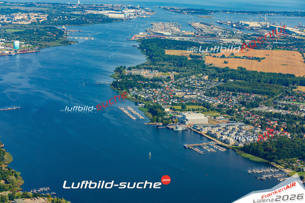 Schöne Luftaufnahme als Geschenk in Gehlsdorf Uferbereich Rostock - Die Luftbildaufnahme wurde 2025 vom UL-Flugzeug heraus erstellt ( keine Drohne ) - Hochauflösende Luftaufnahme -Nicht vergleichbar mit Google Maps oder Satelittenbilder- Die Geschenkidee !Mit Lizenz und Bildrechte bestellbar