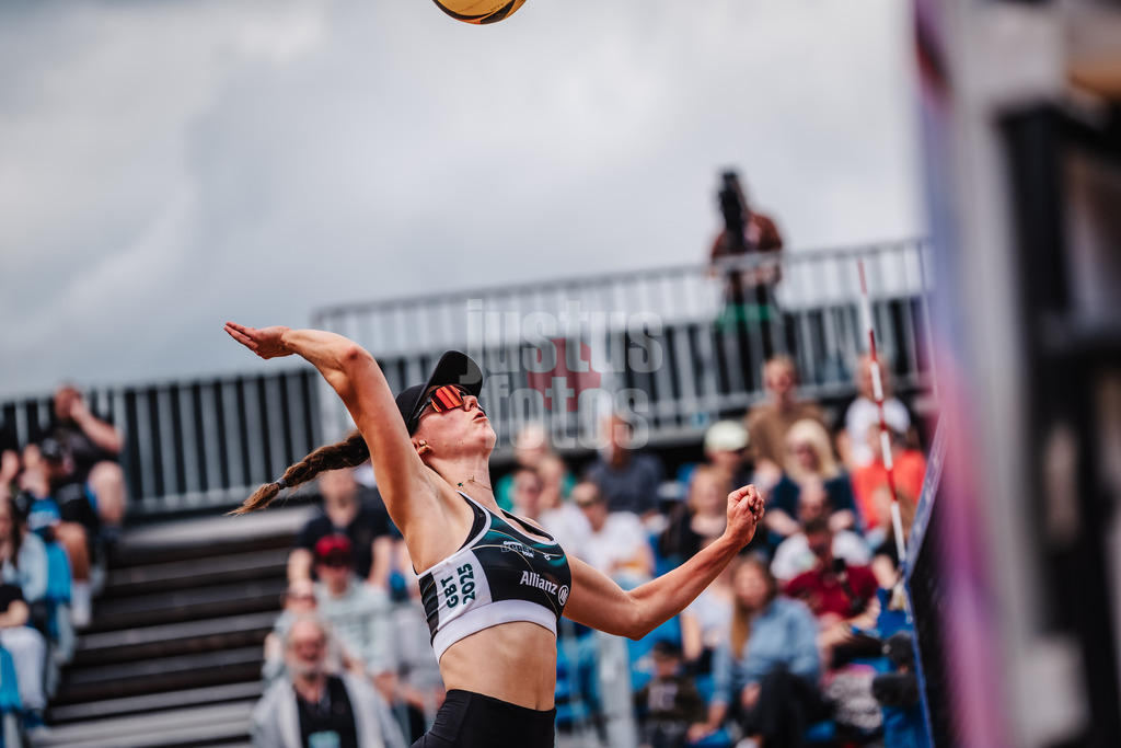 Beachvolleyball | Frauen | Allianz German Beach Tour 2025 | Tourstop Hamburg | 30.05.2025 | Lisa-Sophie Kotzan beim Angriff