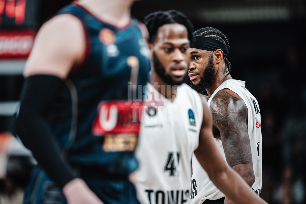 Basketball | Männer | Saison 2023/2024 | BKT EuroCup | Veolia Towers Hamburg vs. Umana Reyer Venice | 06.02.2024 | Vincent King (#13, Veolia Towers Hamburg) im Fokus