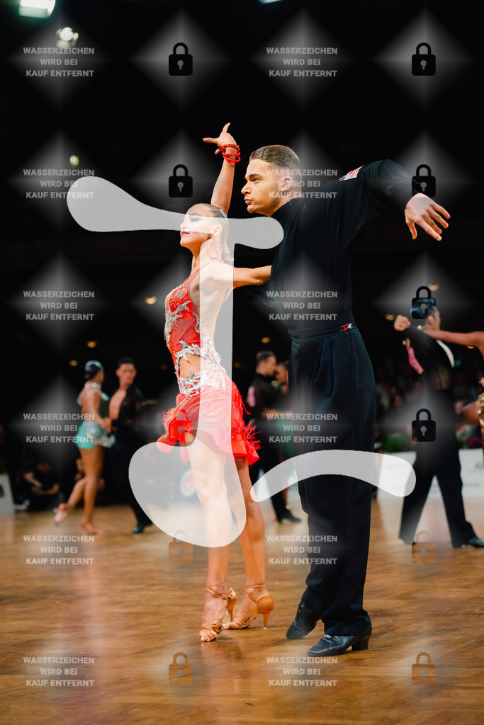 GOC 2025 - WDSF GrandSlam Latin 64-67th (183) Vlad-Alexandru Visan _ Khrystyna Shugurova (Germany)-2025-08-23-2715 | Webshop for digital downloads and prints of dance sport, event & show photographer Julian Link - Realisiert mit Pictrs.com