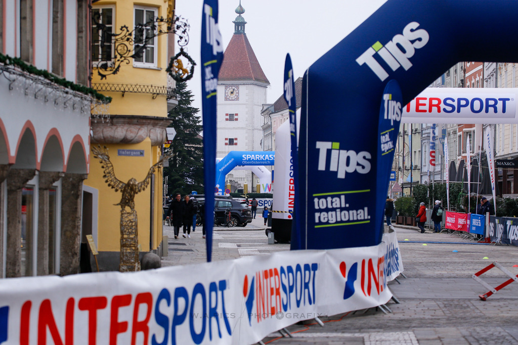 AW_20231231awmac6488 | WELS, 31.12.2023, Sparkasse Silvesterlauf Wels 2023 , Image shows: Photo: WAPICS / Andreas Willdoner