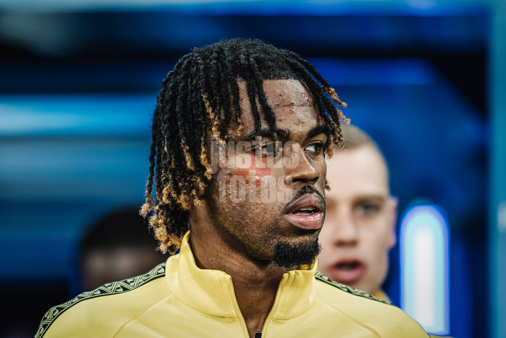 Fußball | Männer | Saison 2025/2026 | 1. Fußball-Bundesliga | 10. Spieltag | Hamburger SV vs. Borussia Dortmund | 08.11.2025 | Carney Chukwuemeka (#17, Borussia Dortmund) Einlauf ins Stadion