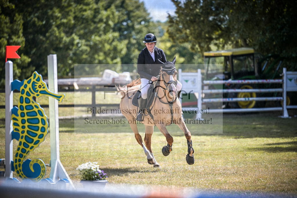 DOS_0432 | Entdecke hochwertige Reitturnierfotos von Foto Oger. Professionell, emotional und authentisch – jetzt Lieblingsmomente im Shop bestellen.Deutschlandweite Turnierfotografie. - Realisiert mit Pictrs.com