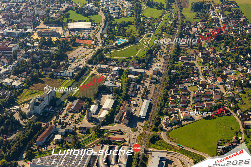 Das Luftbild der Stadt Aichach wurde 2021 vom Flugzeug heraus erstellt (keine Drohne) Aufnahmehöhe ca.450 Meter- hohe Bildauflösung und Druck-Qualität garantiert!