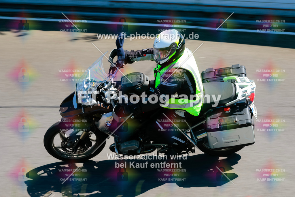 Moto-TeamOBK-22178 | Hier findet Ihr Bilder von Touristenfahrten auf der Nürburgring Nordschleife oder von anderen Veranstaltungen die ich besucht habe. Viel Spass beim Durch Schauen 