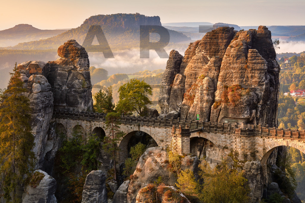 Ein Hans Fineart Original | Entdecke die Kunst von Hans Fineart - Fotografien für dein Zuhause. Verwandle deine Wände mit einzigartigen Kunstwerken und bringe die Schönheit der Welt in dein Leben. Bestelle jetzt und schaffe einen Ort der Inspiration und Eleganz.