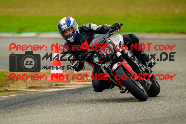 MaZZes_Fotomatrix_20241002_6007705_6897 | Fotograf Mathias Schmid
Sportfotograf,
Eventfotograf,
Hochzeitsfotograf,
Portraitfotograf