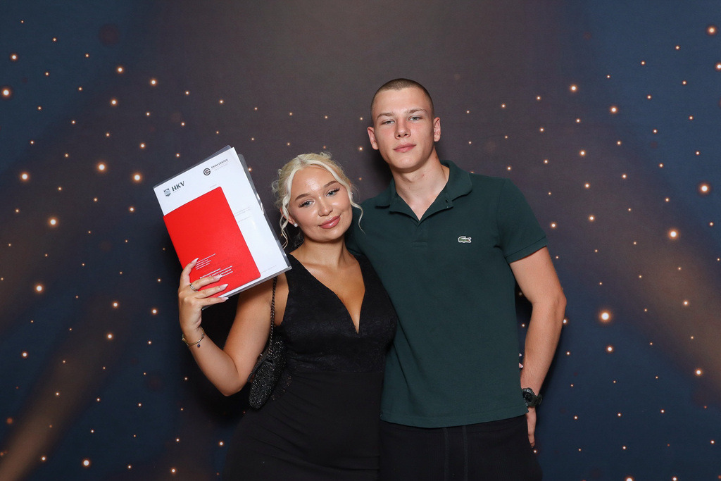 ZD260628112736-118 | Fotoshop von zweidimensional Fotografie. Ihr Fotograf im Aargau. Abzüge von Ihrem Fotobox Event bestellen.Abzüge von Ihrem Hochzeit bestellen.Abzüge von Ihrem Schulfotograf bestellen.