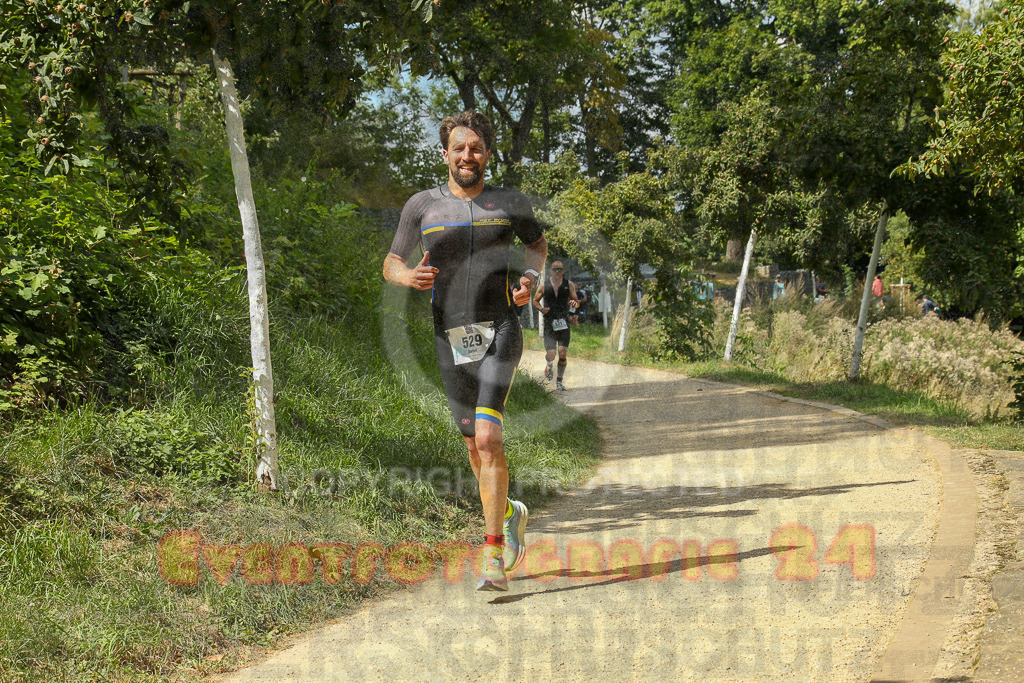 250824_1411_EX1_5282 | Sportfotografie im Rhein-Sieg Kreis, Köln, Bonn, NRW, Rheinland Pfalz, Hessen, etc. Unser Tätigkeitsfeld umfasst den Laufsport vom Volkslauf über den Marathon, Duathlon, Triathon bis zum Ultralauf wie Kölnpfad Ultra oder Schindertrail.