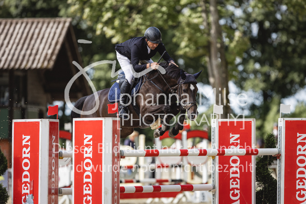 230826_Delbrueck_Youngster-M-516 | Deine schönsten Turniermomente als professionelle Fotos! Entdecke hochwertige Pferdesport-Fotografie im Online-Shop. Jetzt Fotos finden & bestellen!