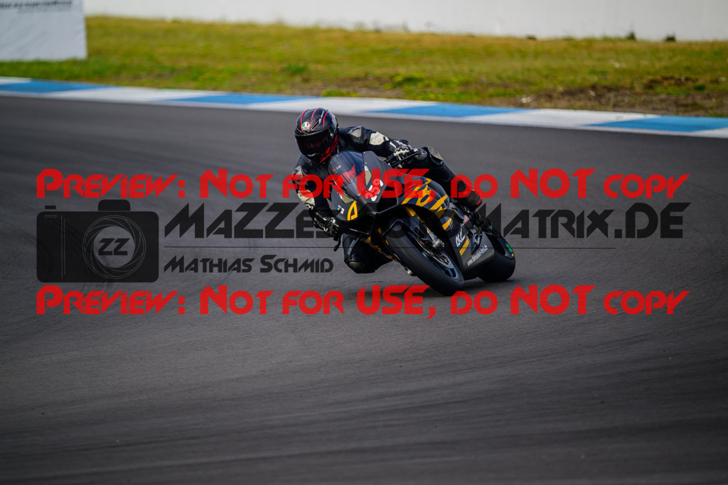 MaZZes_Fotomatrix_20250421_6007705_2121 | WEISS