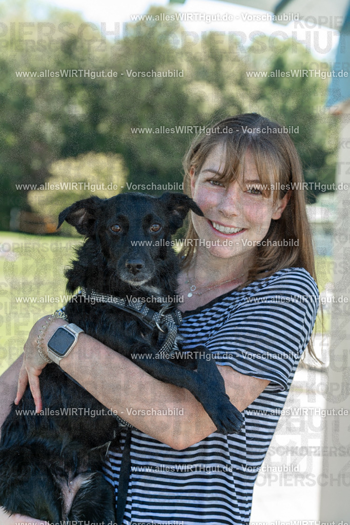 Hundeschwimmen_Volksbad_2026-allesWIRTHgut_Tierfotografie-2609061300-121004-7R500387 | Professionelle Tierfotografie in Mönchengladbach von Daniel Wirth (allesWIRTHgut). Liebevolle & natürliche Bilder von Hunden & Katzen für unvergessliche Erinnerungen.