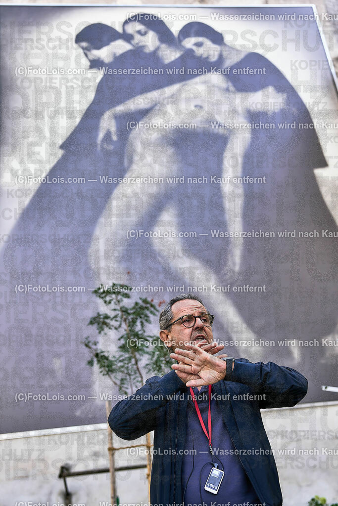 ALP6087_TdBerufsfotografie_Baden_Faber- Koppitz-Bewegungsstudie | (C)FotoLois.com, Alois Spandl, Tage der NÖ Berufsfotografie in Baden, Rundgang durch die Ausstellung Rudolph Koppitz mit Kunsthändler und Galerist Johannes Faber, Fr 6. Oktober 2023.