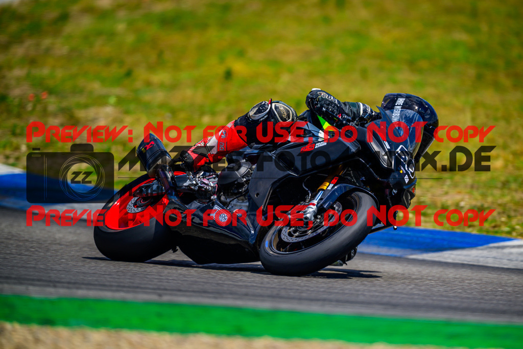 MaZZes_Fotomatrix_20250628_6007705_4733-2 | WEISS