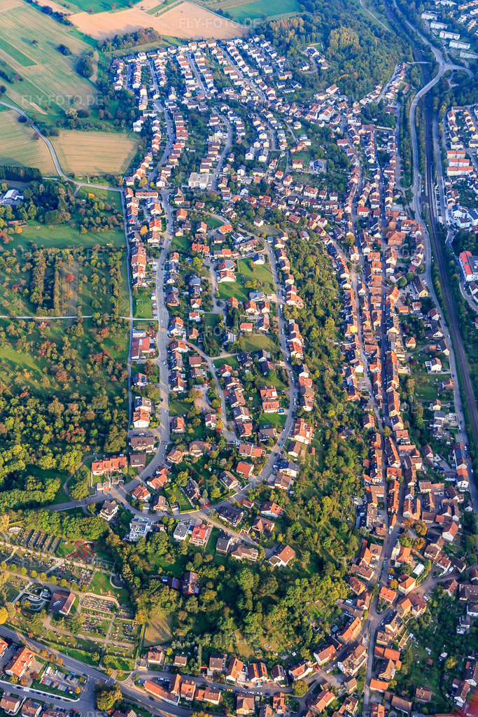 Luftbild: Am Rothsberg aus Nordwesten in Ispringen im Bundesland Baden-Württemberg in Deutschland. Foto: IMG_103704.jpg vom 23.09.2017 durch Werner Riehm/FLY-FOTO.de