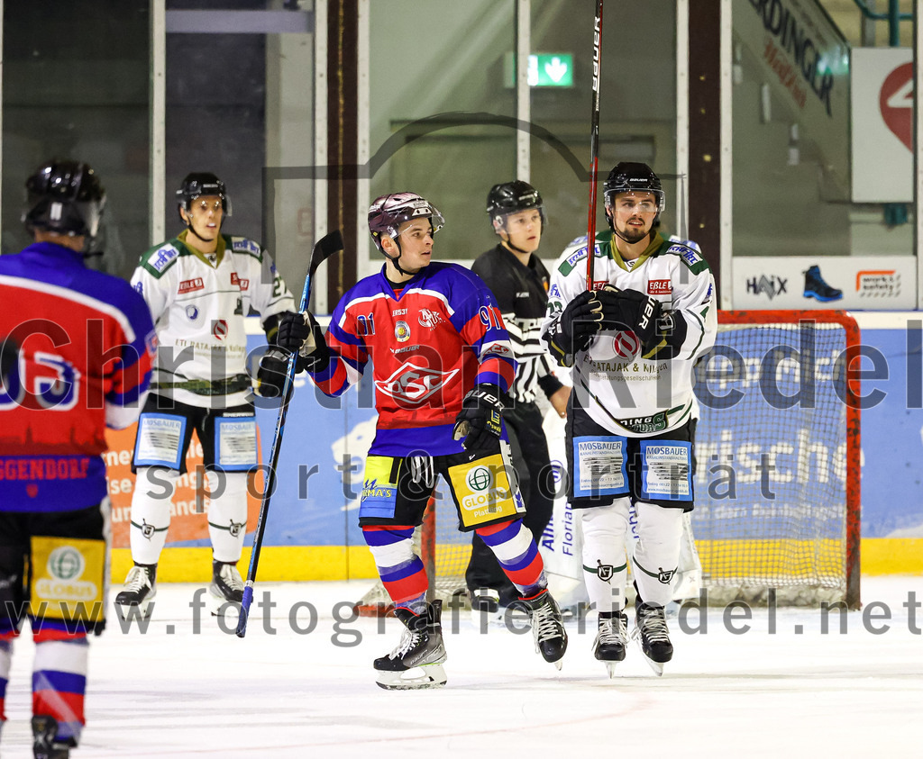 2022-09-09_086_TSV_Erding_gegen_Deggendorfer_SC | Erding, Deutschland, 09.09.2022:
Eishockey, Bayernliga 2022 / 2023, Testspiel, TSV Erding gegen Deggendorfer SC, Endergebnis: 2:5

Alex Grossrubatscher (Deggendorfer SC, #91), Leon Abstreiter (Erding Gladiators, #72)

Foto: Christian Riedel / fotografie-riedel.net