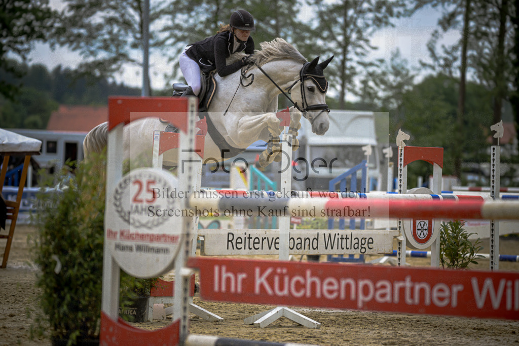 20240505-DOS_1230 | Entdecke hochwertige Reitturnierfotos von Foto Oger. Professionell, emotional und authentisch – jetzt Lieblingsmomente im Shop bestellen.Deutschlandweite Turnierfotografie. - Realisiert mit Pictrs.com