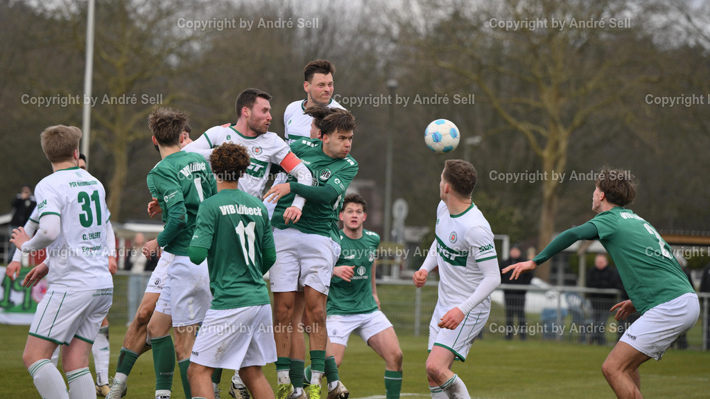 PSV Neumünster vs VfB Lübeck II - U21 | Benedict Klimmek (PSV #28) köpft nach einer Ecke das 1-0 / Fußball-Oberliga Männer 2024/2025 / PSV Neumünster vs VfB Lübeck II - U21 / PSV-Stadion / Neumünster / 01.03.25 - Realisiert mit Pictrs.com