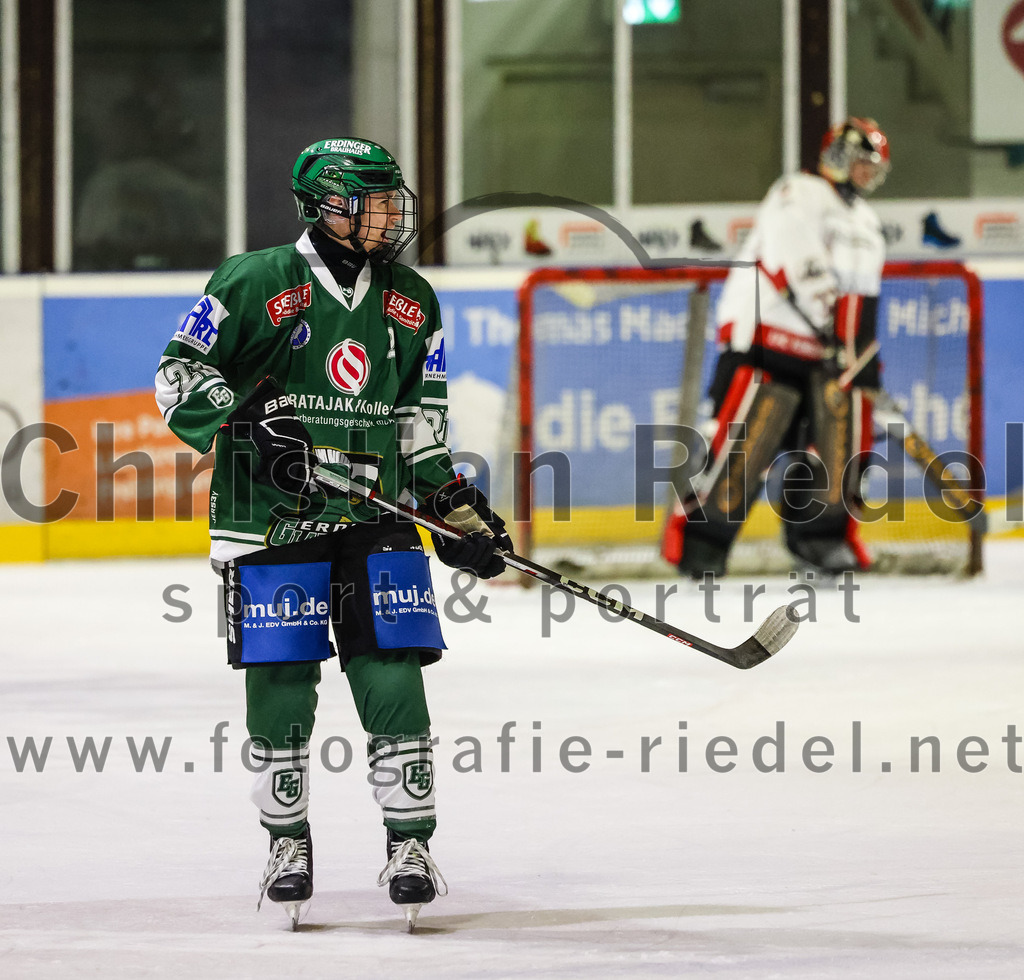 2023-11-12_068_TSV_Erding_gegen_EHC_Koenigsbrunn | Erding, Deutschland, 12.11.2023:
Eishockey, Bayernliga Vorrunde 2023 / 2024, 9. Spieltag, TSV Erding gegen EHC Königsbrunn, Endergebnis: 3:2

Erik Modlmayr (Erding Gladiators, #21)

Foto: Christian Riedel / fotografie-riedel.net