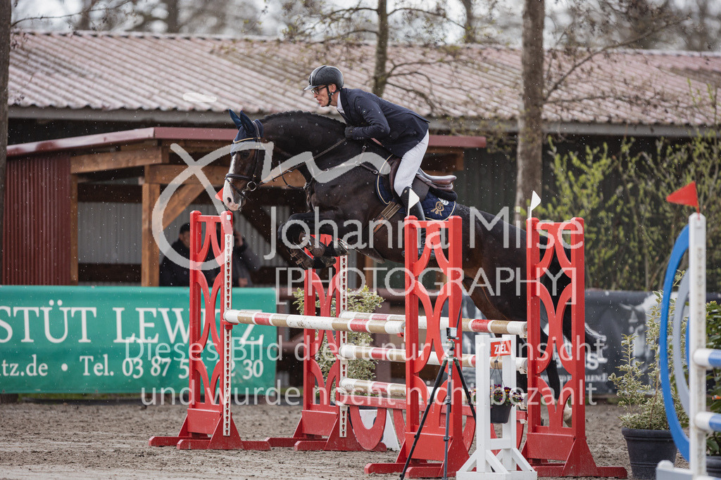 230411_Mühlen_03SprPf-L-396 | Deine schönsten Turniermomente als professionelle Fotos! Entdecke hochwertige Pferdesport-Fotografie im Online-Shop. Jetzt Fotos finden & bestellen!