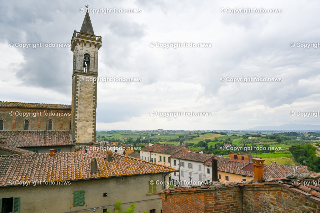 Italien_ Toskana_ Vinci_ 31.05.2024-40 | 31.05.2024, Italien, ITA, Toskana, Vinci im Bild Stadtansichten, Gebäude, Architektur, Touristen, Historisch, Souvenir, Altstadt, Museum, Statuen, Skulpturen, Leonardo Da Vinci, Castello dei Conti Guidi, Museo Leonardiano


Vinci ist eine italienische Gemeinde in der Metropolitanstadt Florenz, Region Toskana.
Quelle: Wikipedia
