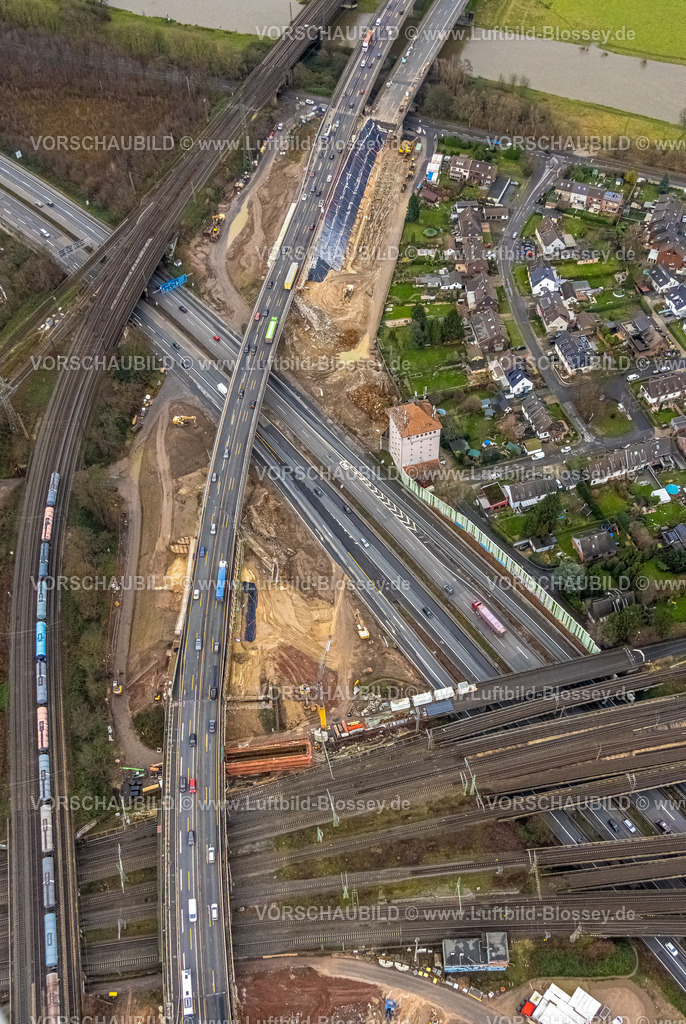 Duisburg231203308 | Luftbild vom Weihnachtshochwasser 2023 am Rhein, der Rhein tritt nach starken Regenfällen über die Ufer,  Duissern, Duisburg, Ruhrgebiet, Niederrhein, Nordrhein-Westfalen, Deutschland