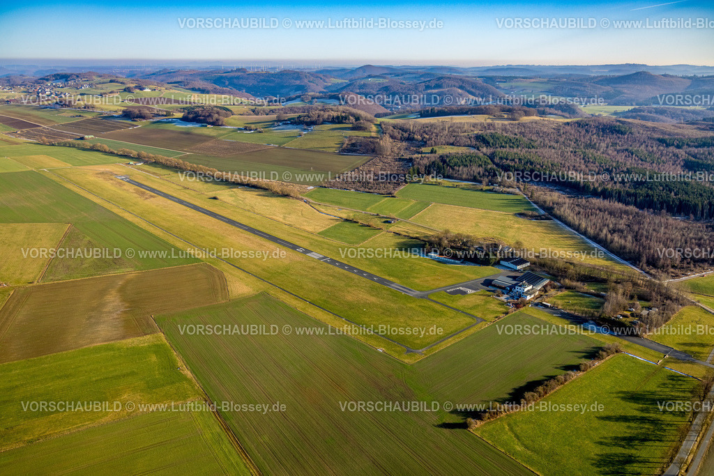 Brilon260104662 | Luftbild, Flugplatz Brilon-Thülen Startbahn und Landebahn, Blick ins Sauerland, Brilon, Sauerland, Nordrhein-Westfalen, Deutschland