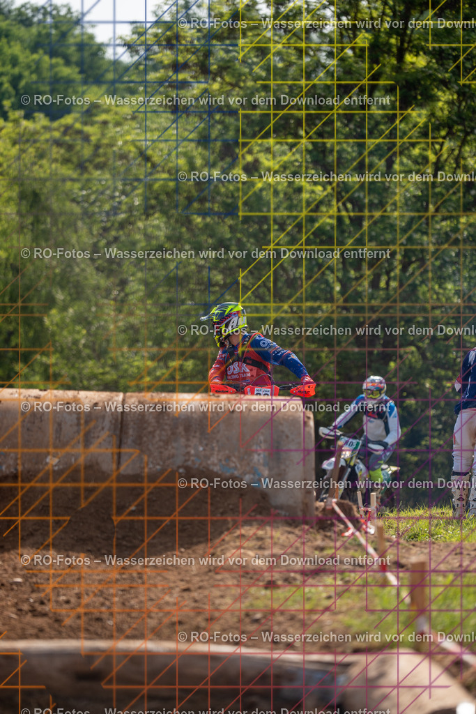 Wolfshausen 4 Lauf -354 | Sportfotografie von RO-Fotos: Motorsport, Motocross, Enduro, Laufveranstaltungen und Triathlon. Professionelle Fotos von Sportlern und Events. - Realisiert mit Pictrs.com