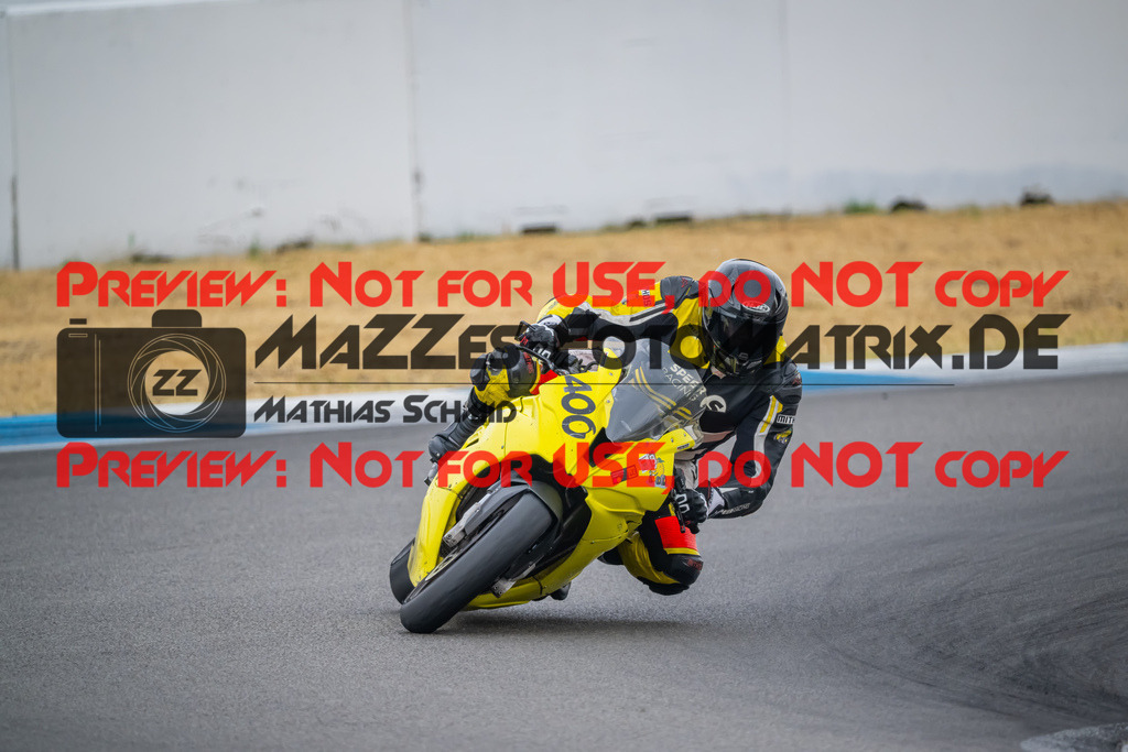 MaZZes-Fotomatrix-20260809-580603 | R1