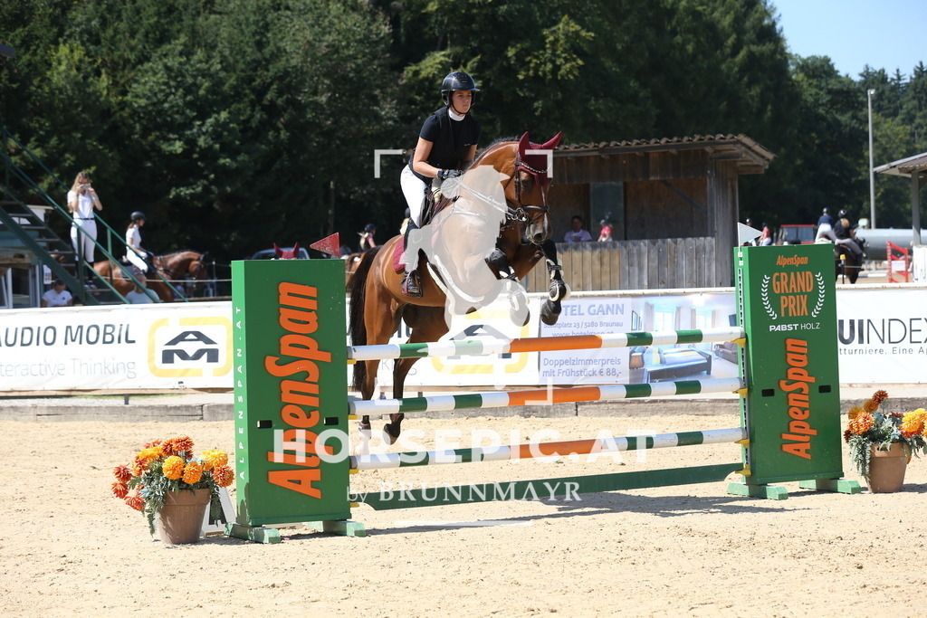 DL2Q3235 | Willkommen bei Brunnmayr - Design & Fotografie – Ihrem Spezialisten für Reitturniere und Pferdeveranstaltungen in Oberösterreich, Salzburg und Bayern! Seit über 17 Jahren sind wir leidenschaftlich dabei.