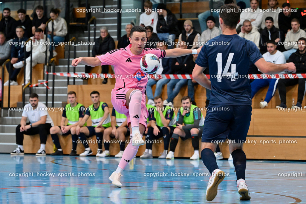 Carinthia Flamengo Futsal Club vs. LPSV-K | #7 Enes Brdjanovic Carinthia Flamengo, #14 Enis Musanovic LPSV-K, Carinthia Flamengo Futsal Club vs. LPSV-K, Carinthia Flamengo Futsal Club vs. LPSV-K am 03.11.2024 in Klagenfurt (Ballspielhalle Viktring), Austria, (Photo by Bernd Stefan)