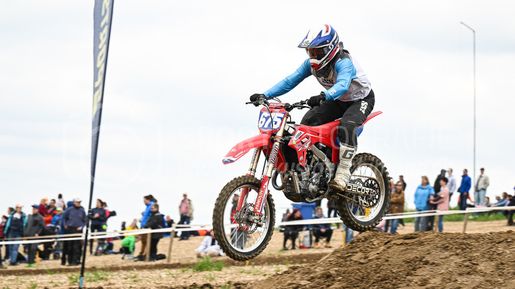 Motocross Schlatt bei Winterthur - 30. April 2023 | #675 Faessler Christof aus Appenzell-Steinegg (CH) auf Honda in der Kategorie Senioren am Motocross Schlatt bei Winterthur, 30. April 2023. 
Instagram: @mx_schlatt | @mc_wila | @sam_schweiz
Bild: Sportfotografie Markus Aeschimann | www.markus-aeschimann.ch - Realisiert mit Pictrs.com