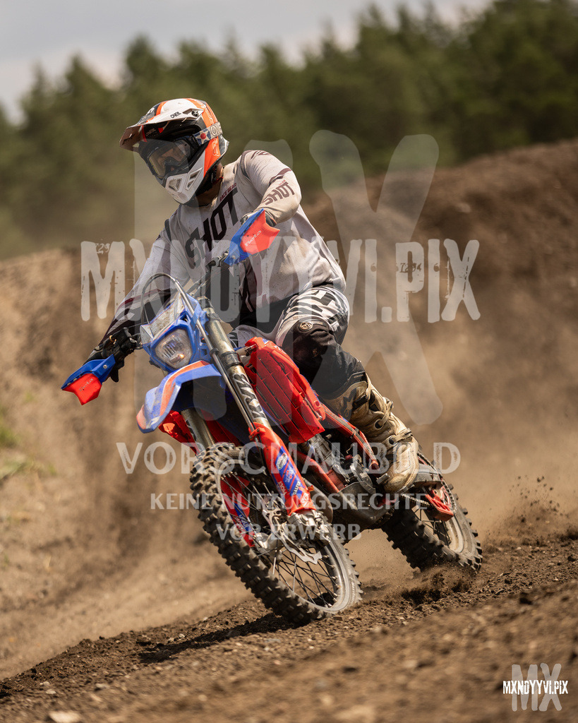 866A1731 | mxndyyvipix