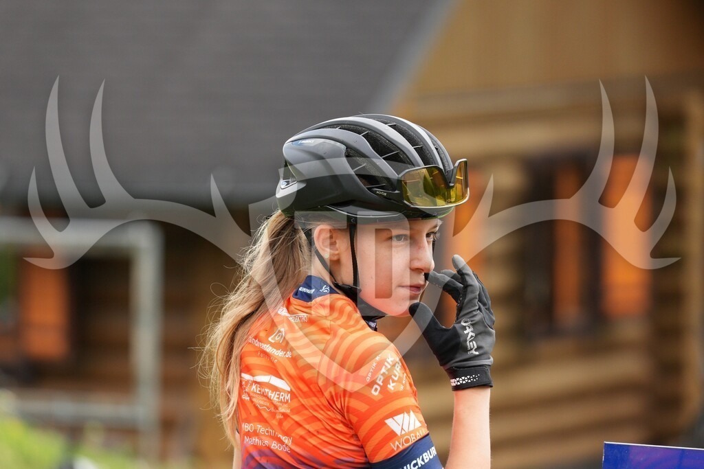 Image00368 | Fotogalerie der Treibjagd im Dunkelwald - Dein MTB Etappenrennen im Erzgebirge - Realisiert mit Pictrs.com