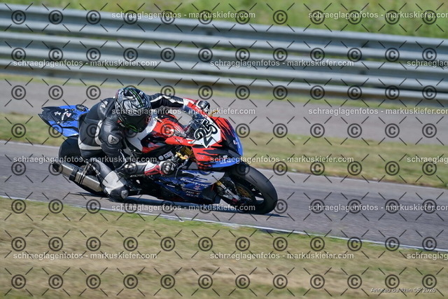26BT02-0095 | markuskiefer.com - Realisiert mit Pictrs.com