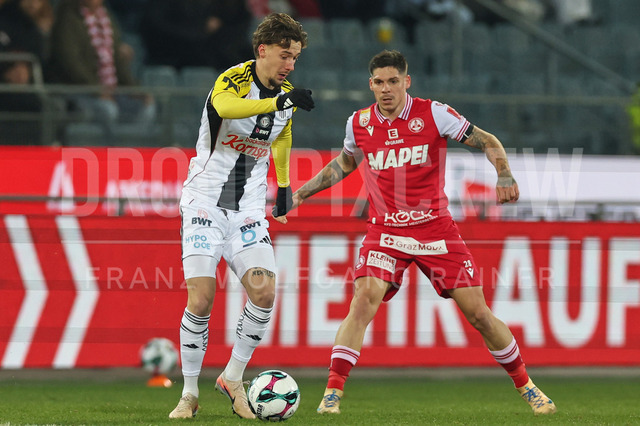 Austrian Bundesliga: Grazer AK 1902 vs LASK | GRAZ, AUSTRIA, 13.DEC.25 - SOCCER - ADMIRAL Bundesliga, Grazer AK 1902 vs LASK. The image shows Christoph Lang (Lask) and Dominik Frieser (GAK).