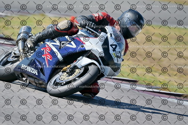 26bt04-0699 | markuskiefer.com - Realisiert mit Pictrs.com