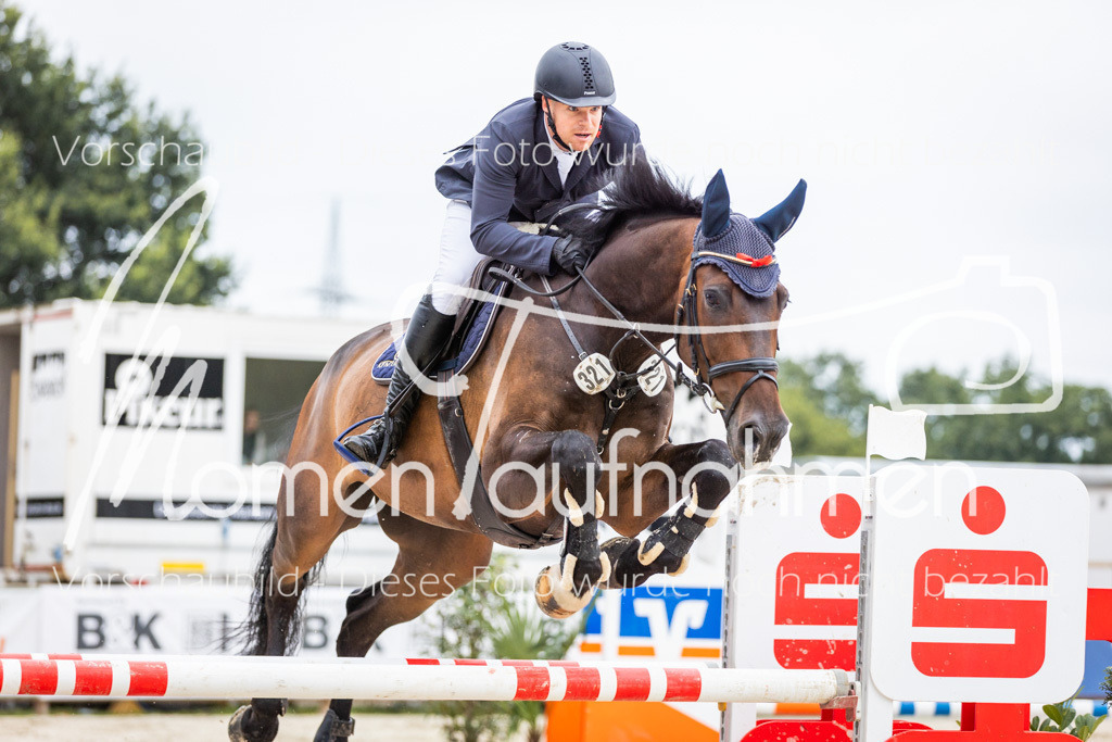 BHO-2PhSpr-M-187 | MomenTaufnahmen Pferdesportfotos