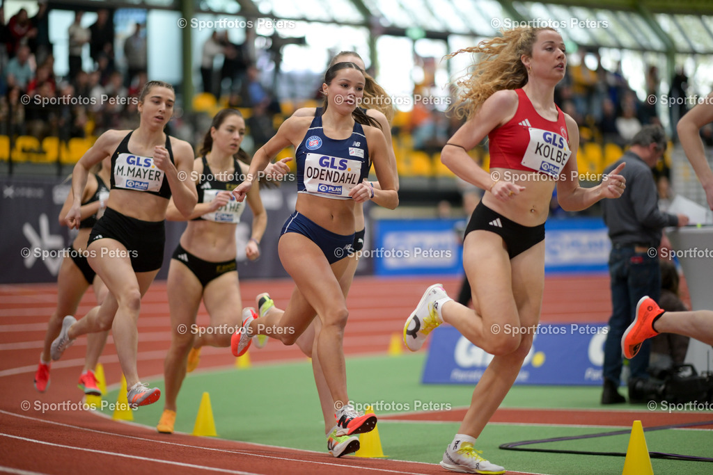 DM Halle 2026_Samstag-64 | 28.02.2026, xkaix, Leichtathletik Deutsche Meisterschaften Halle 2026,  v.l. Hannah Odendahl (Sportclub Krefeld 1905) hinter Smilla Kolbe (Eintracht Frankfurt e.V.) - Realisiert mit Pictrs.com