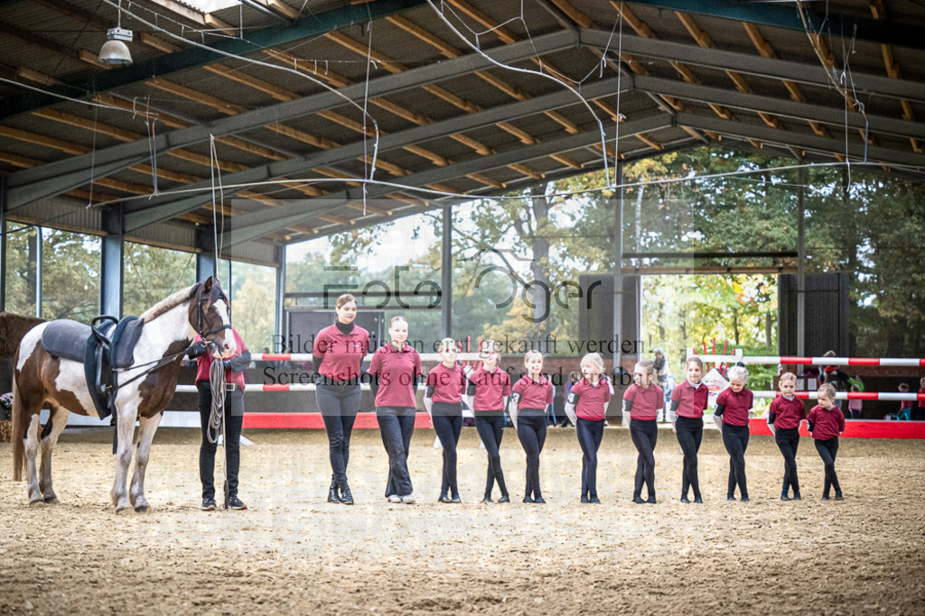 DOS_0029 | Entdecke hochwertige Reitturnierfotos von Foto Oger. Professionell, emotional und authentisch – jetzt Lieblingsmomente im Shop bestellen.Deutschlandweite Turnierfotografie. - Realisiert mit Pictrs.com