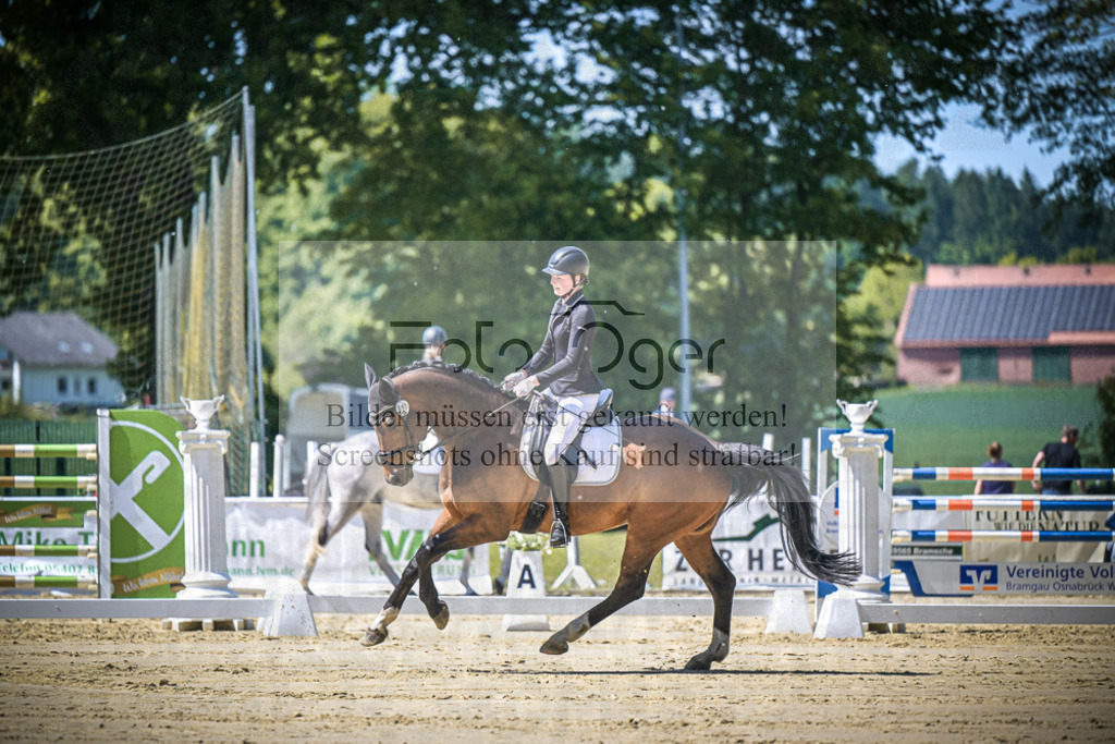 DOS_8067 | Entdecke hochwertige Reitturnierfotos von Foto Oger. Professionell, emotional und authentisch – jetzt Lieblingsmomente im Shop bestellen.Deutschlandweite Turnierfotografie. - Realisiert mit Pictrs.com