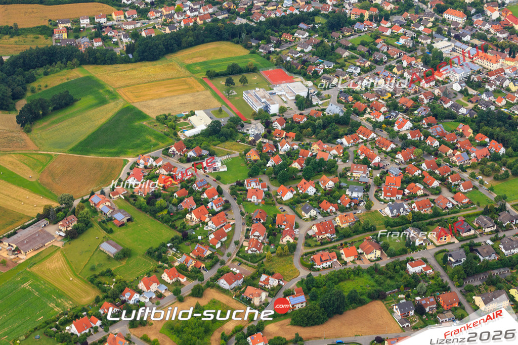 Die Luftaufnahme der Stadt Bischberg wurde vom UL-Flugzeug heraus erstellt ( keine Drohne )- hohe Auflösung für beste Qualität