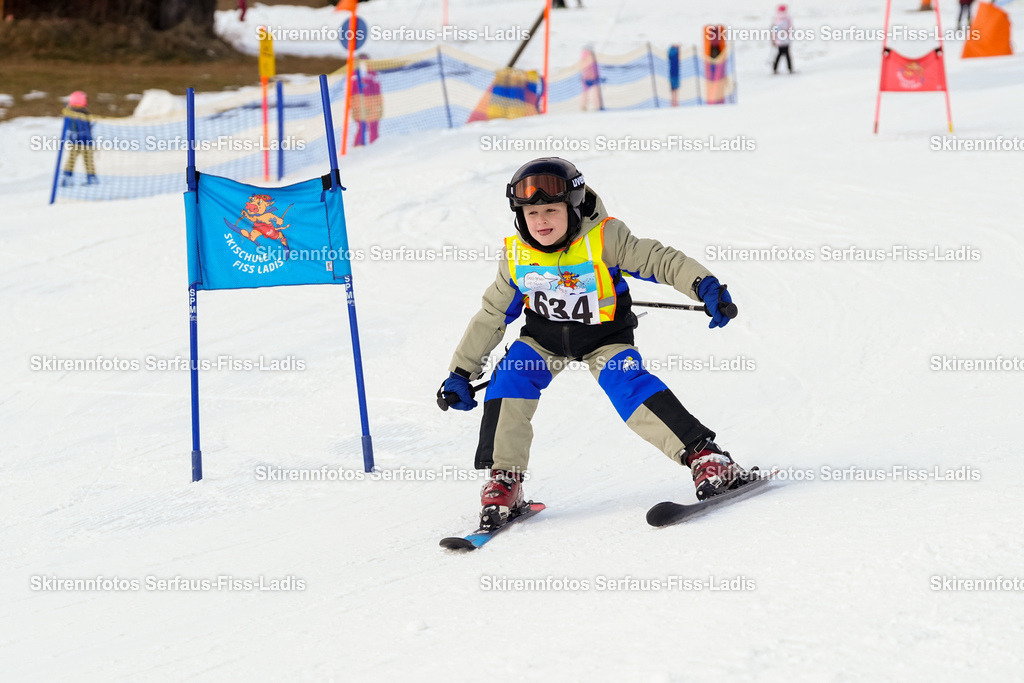SRF_02.01.2026_1114 | Skirennfotos,Serfaus,Fiss,Ladis,Kinderskirennen,Winter,Tirol,Oberland,skirace,SFL,feelfree,weil wir's genießen,ski,Ski,skifahren,Sonnenplateau, - Realisiert mit Pictrs.com