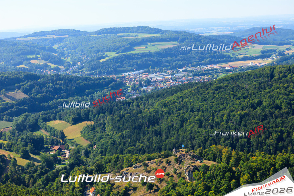 Die Luftaufnahme Niesten - Weismain wurde vom UL-Flugzeug (keine Drohne) aus fotografiert.Hohe Druck- Auflösung-die Geschenkidee!